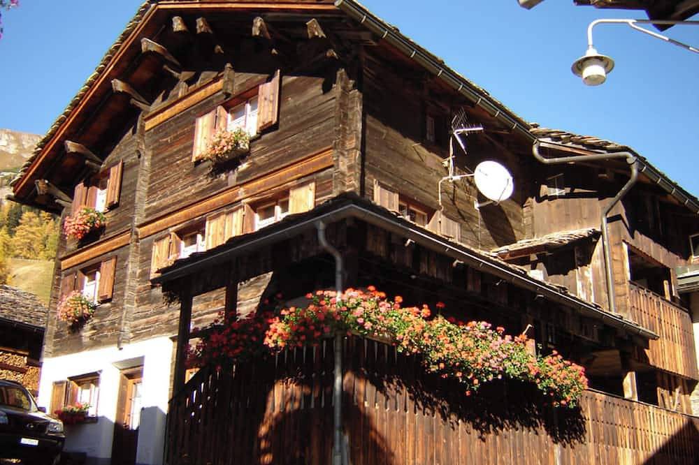 Ganze Wohnung, Ferienwohnungen Felder, (Splügen) in Splügenpass, Rheinwald