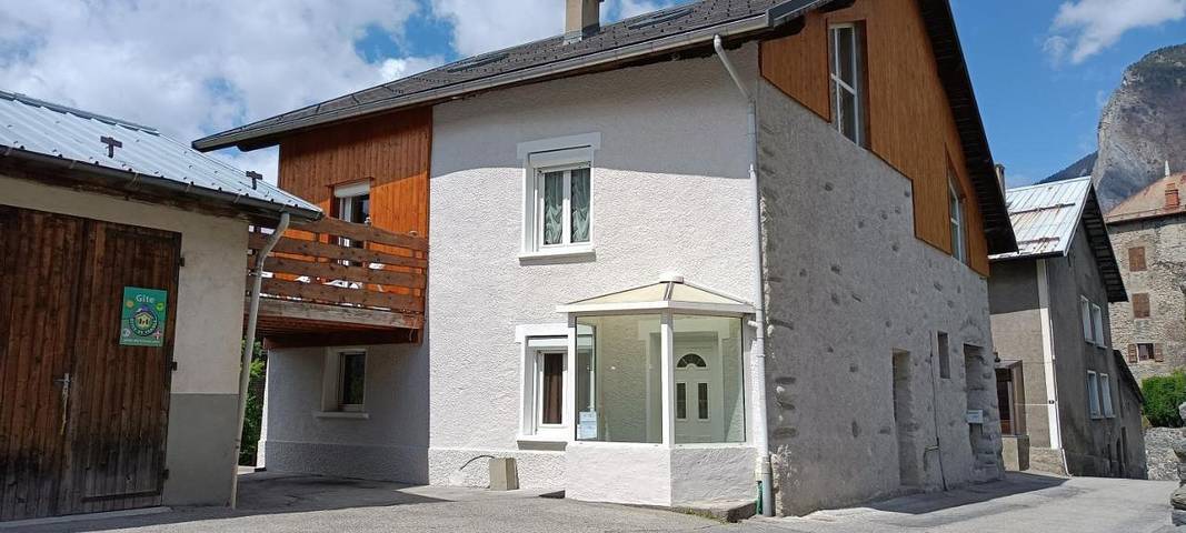 Location de vacances pour 5 personnes, avec jardin à Saint-Martin-de-la-Porte - 4