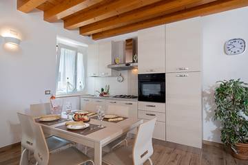 Holiday Rental for 4 People in Bardolino, Garda Mountains, Photo 2