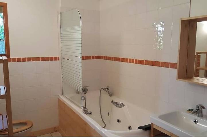 Gîte pour 6 personnes, avec balcon et jacuzzi à Allemond - 4