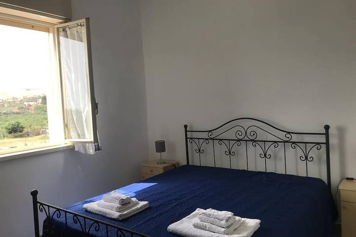 Ganze Wohnung, Freistehende Villa mit schöner Terrasse mit Meerblick in Sciacca, Agrigento Provinz