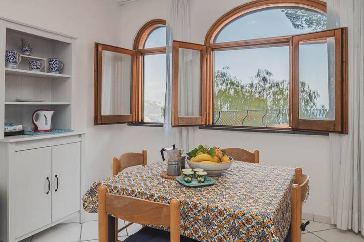 Location de vacances pour 4 personnes, avec jardin ainsi que vue et terrasse à Ravello - 4