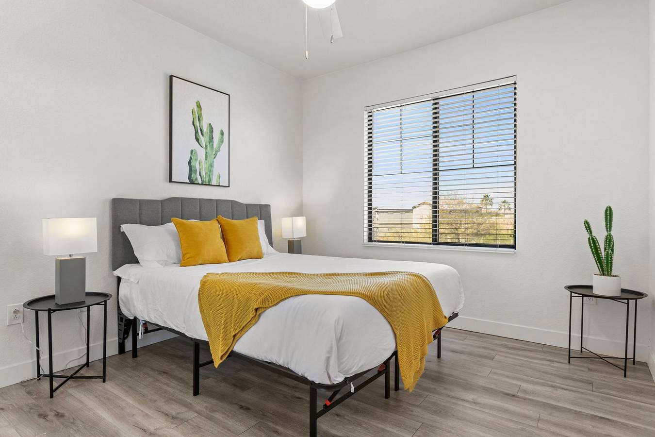 Vacation Rental for 6 Guests in Glendale, Maricopa County