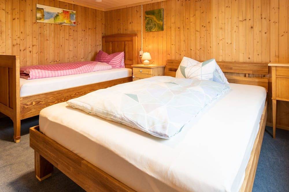 Ganze Wohnung, Liebevoll sanierte Wohnung in einem alten Bregenzerwälderhaus in Schwarzenberg, Bodensee-Vorarlberg