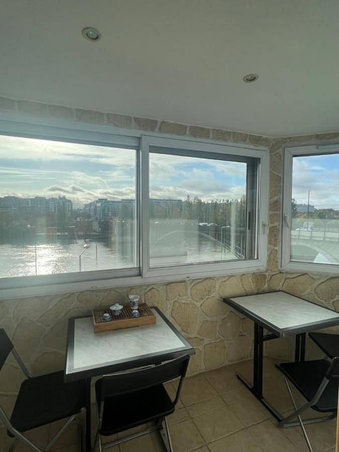 Chambre d’hôte pour 2 personnes, avec Vue à Courbevoie