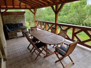 Location de vacances pour 6 personnes, avec vue ainsi que jardin et terrasse à Erckartswiller