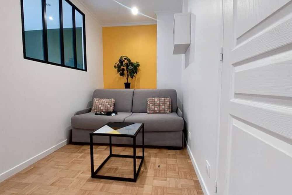 Apartamento entero, Gran F2 de 66m2 a 20 minutos de París y Orly. in Thiais, Valle del Marne