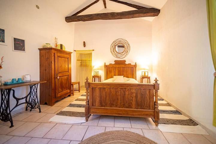 Chambre d’hôte pour 4 personnes, avec Jardin et Piscine dans Lozère