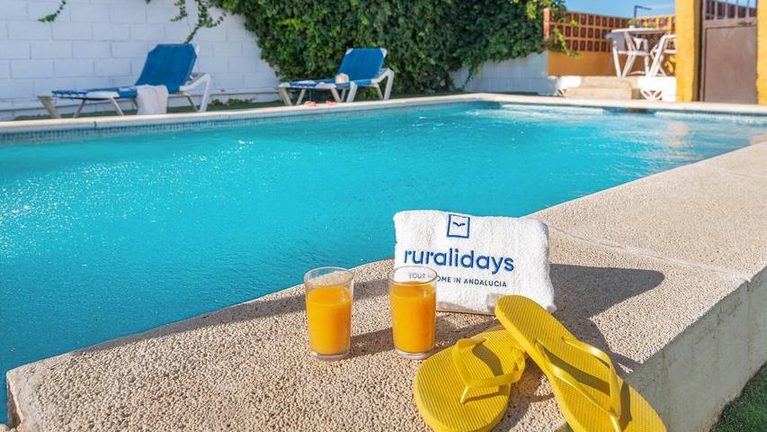 Casa rural para 8 personas, con balcón/terraza y piscina en El Borge - 2