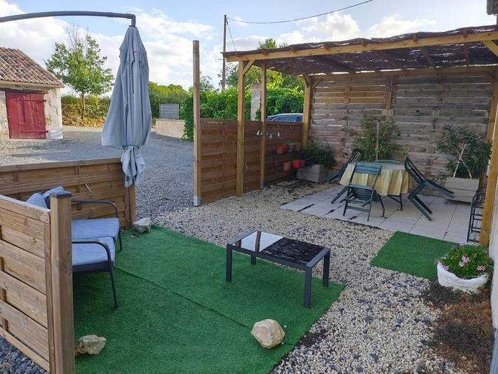 Gîte pour 5 personnes, avec terrasse, animaux acceptés à Béruges