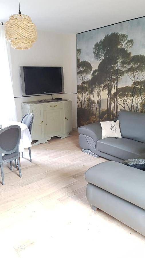 Gîte pour 4 personnes, avec balcon ainsi que vue et jardin à Aubin