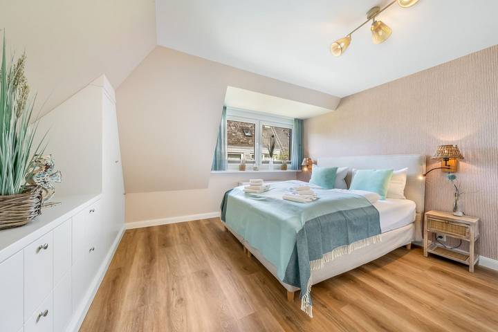 Ganze Wohnung, Moderne 3-Zimmer Ferienwohnung auf ca. 75 m² Wohnfläche, für bis zu 6 Personen in Nordfriesische Inseln (Schleswig-Holstein) (Schleswig-Holstein), Wenningstedt