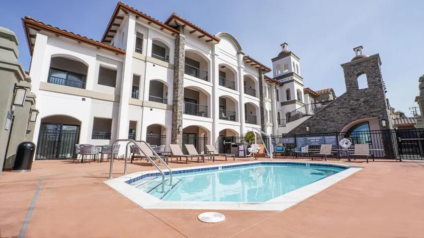 Hotel para 2 personas, con terraza y piscina - 1
