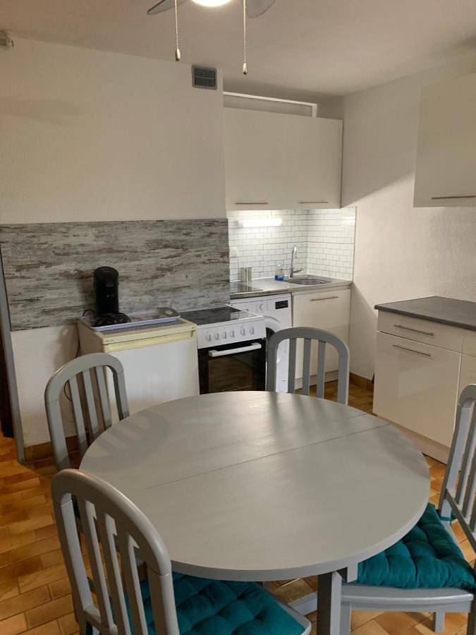 Gîte pour 4 personnes, avec terrasse et piscine dans Office De Tourisme De Canet En Roussillon - 3