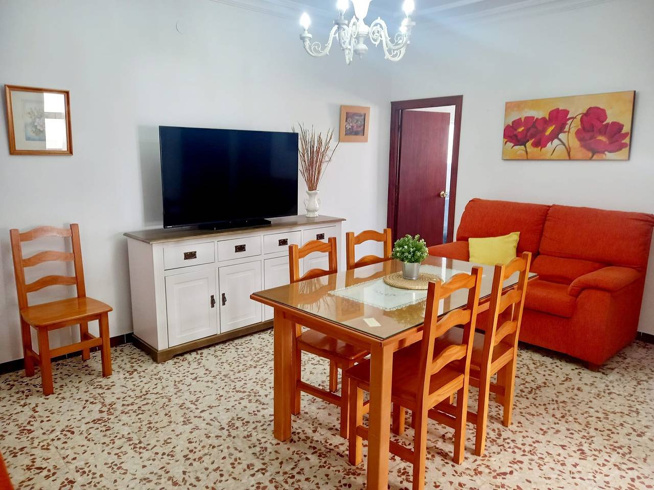 Apartamento entero, Encantador apartamento "Piso Carmen" en ubicación céntrica con Wi-Fi in Conil de la Frontera, Costa de la Luz