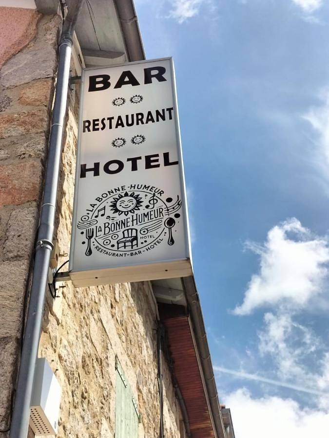 Hôtel pour 2 personnes, avec piscine ainsi que jardin et vue à Le Crestet