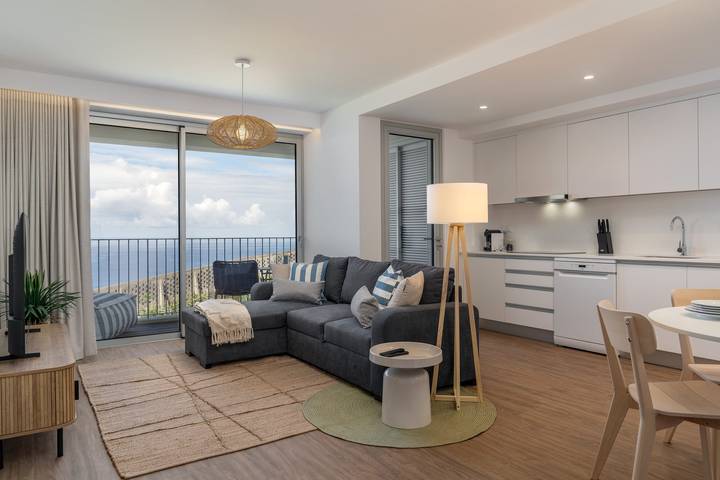 Ganze Wohnung, Vanni Atlântico Residence – Komfort mit Meerblick in Câmara de Lobos, Madeira