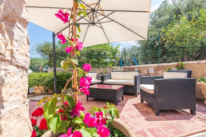 Casa vacanze 'Casale Siculo' con Wi-Fi, giardino e terrazza in Falaride, Avola