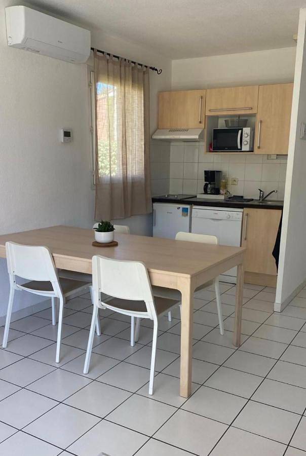 Gîte pour 4 personnes, avec jardin ainsi que piscine et vue sur le lac à Saint-Saturnin-lès-Avignon - 4
