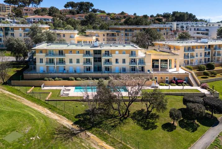 Studioleilighet for 2 personer, med Badebasseng og Sauna i Biot