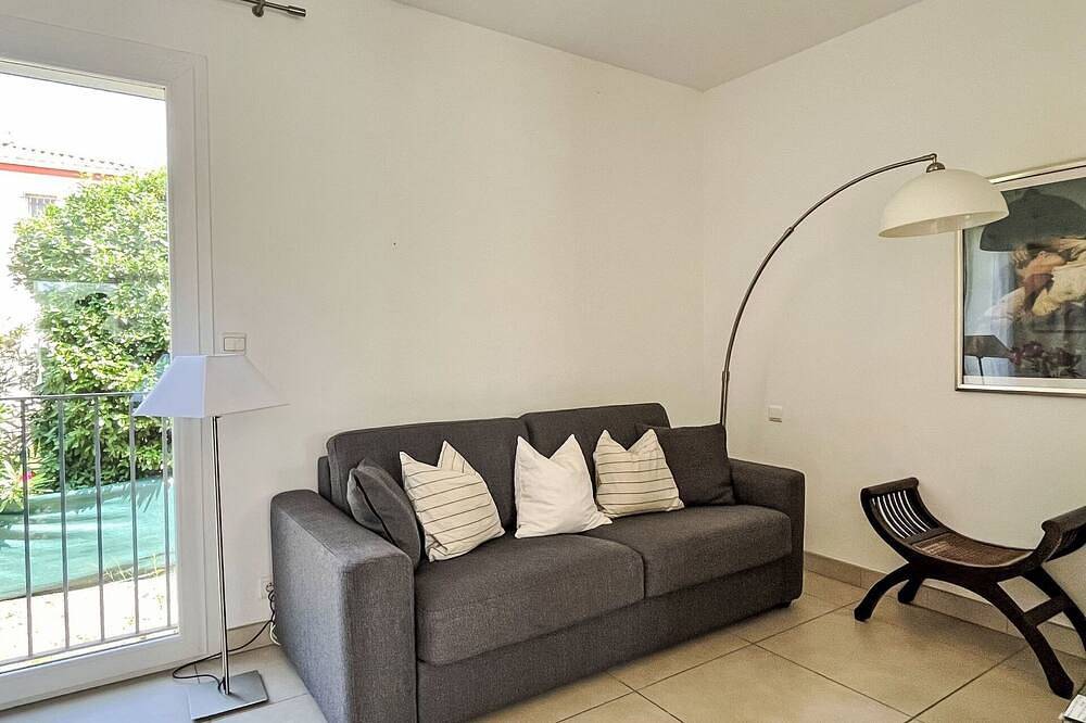 Beautiful private villa for 6 guests with Wifi, A/C, private pool, Tv, patio and parking in Montesquieu-des-Albères, Céret region