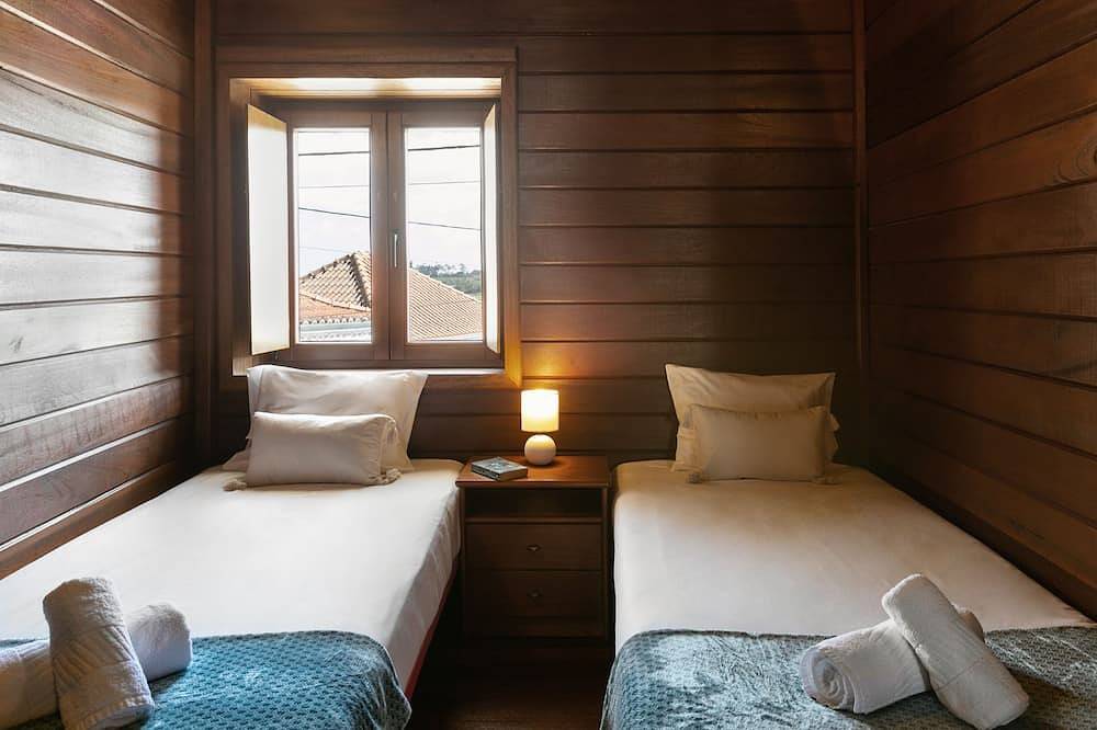 Ganze Wohnung, Stylish Rustic Villa - Surf & Golf in Vau, Leiria District