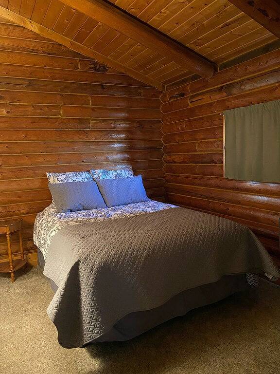 See the stars from this cozy guest cabin 30 minutes from Billings. in Yellowstone County