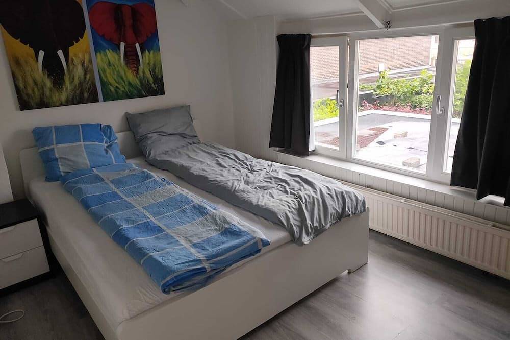 Huis met Tuin in het Centrum Vlakbij de zee en Amsterdam in Beverwijk, Niederländische Nordsee