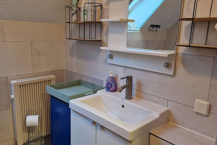 Ganze Wohnung, Schöne Ferienwohnung am Kellerwald mit Balkon und Garten - Ferienhaus Buml in Frankenau, Landkreis Waldeck-Frankenberg