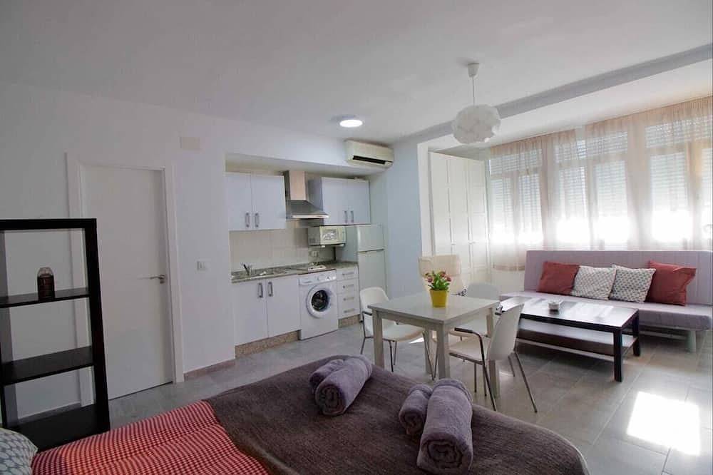Entire apartment, Lightbooking Estadio Cádiz in Valladolid, Valladolid Province