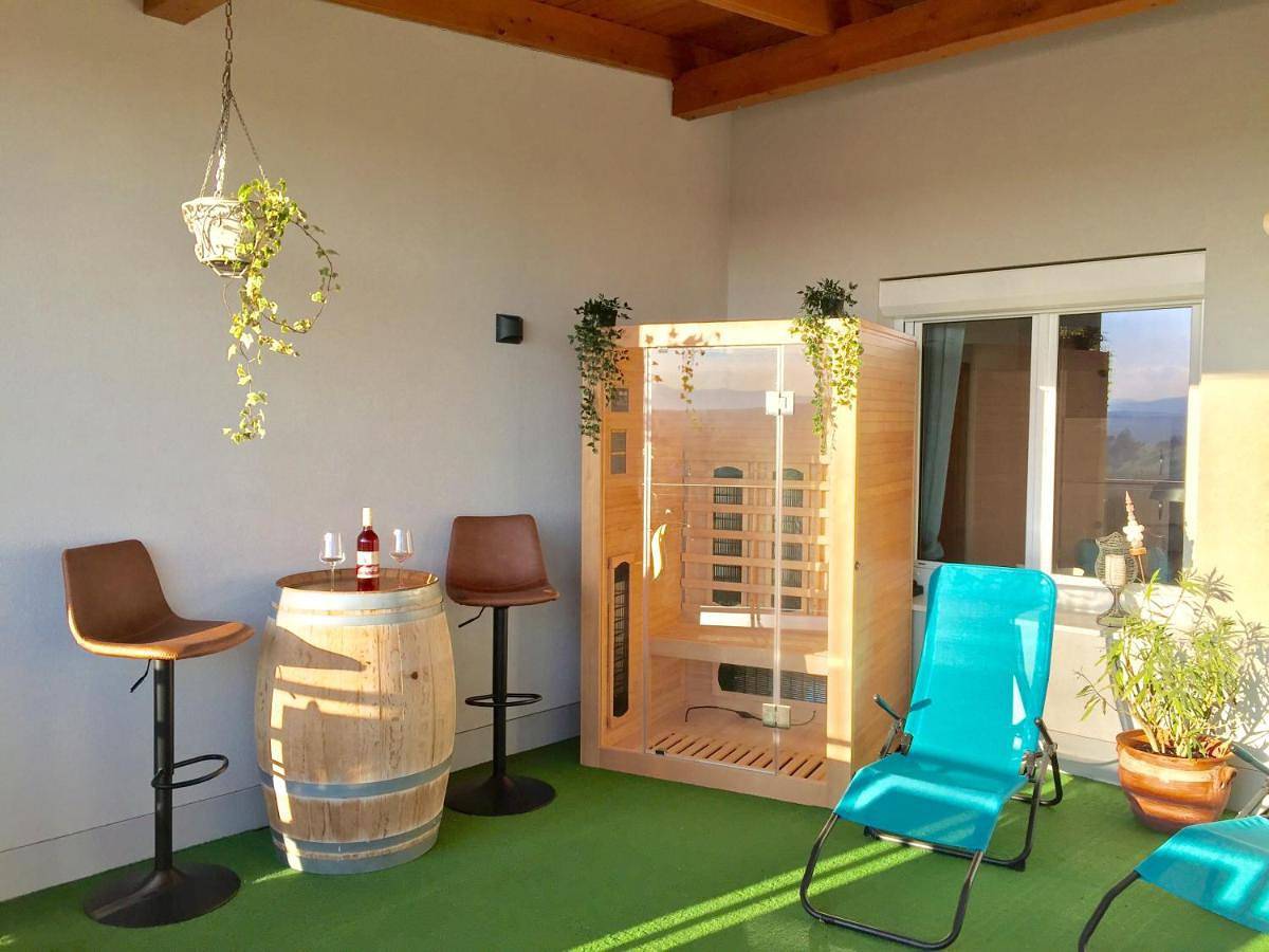 Ganze Wohnung, Apartment Panoramablick mit Infrarotkabine auf der großen Terrasse und traumhaften Ausblick in Südburgenland