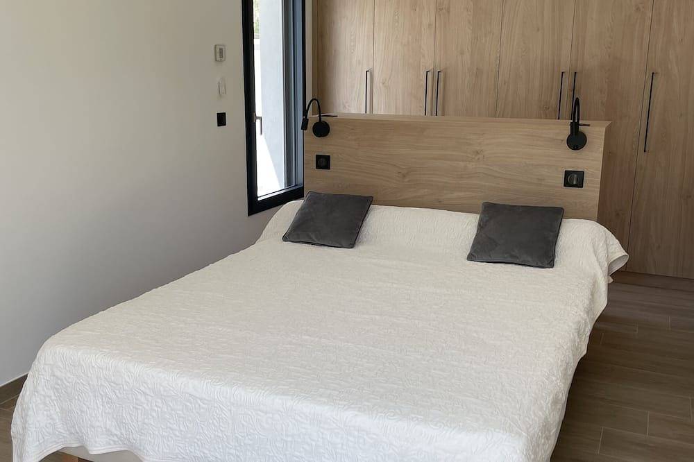 Villa with private pool, garden, near Uzès in Montaren-et-Saint-Médiers, Nimes und Umgebung