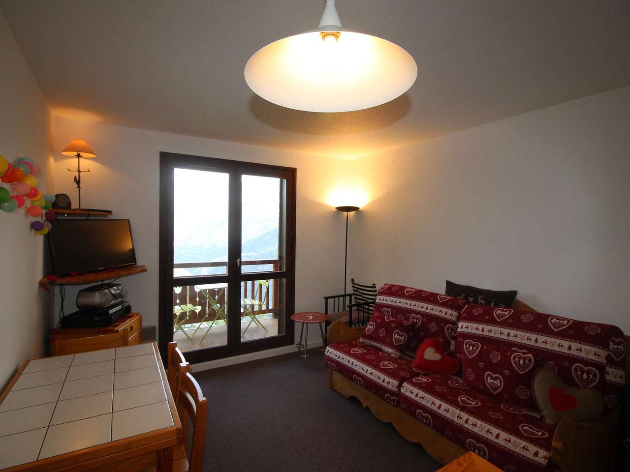 Ganze Wohnung, 2-Zimmer-Wohnung mit Balkon 400m von den Pisten, Kostenloser Parkplatz in Auris, Nationalpark Écrins