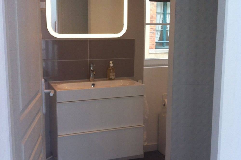 Appartement entier, Appartement vue  sur le port au coeur de Granville in Granville, Côte de la Déroute