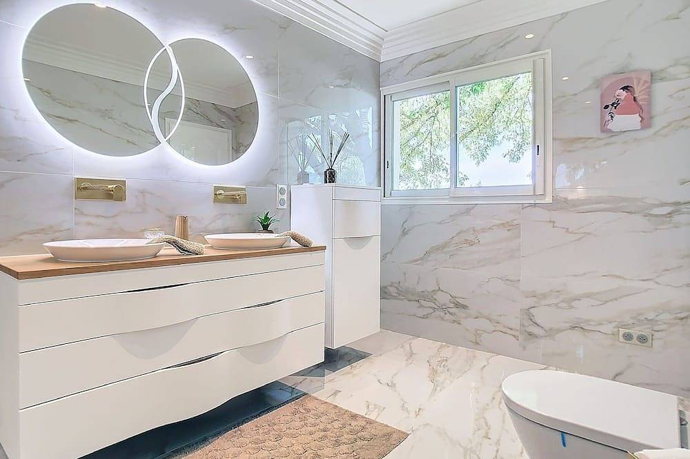 Modern Provençaals huis met zwembad en jacuzzi in La Roquette-sur-Siagne, Cannes regio