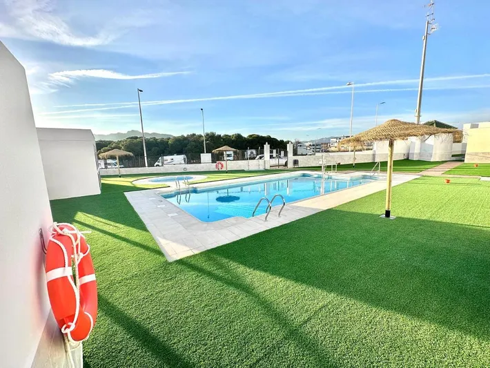 Maison de vacances pour 6 personnes, avec piscine et vue ainsi que jardin et bassin pour enfant - 1