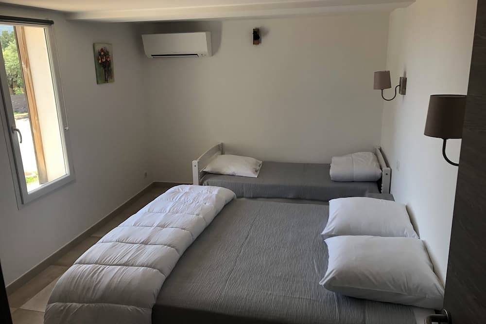 Ganze Wohnung, Pinarellu, in der Nähe von Porto Vecchio, klimatisiert, Schwimmbad, Strand 500 Meter in Pinarellu, Zonza