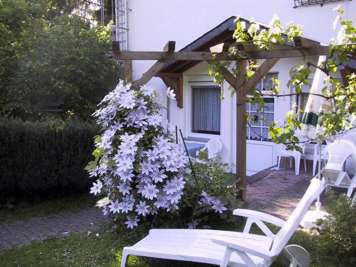 Ferienwohnung für 2 Personen, mit Balkon und Terrasse sowie Garten und Ausblick in Kyllburg