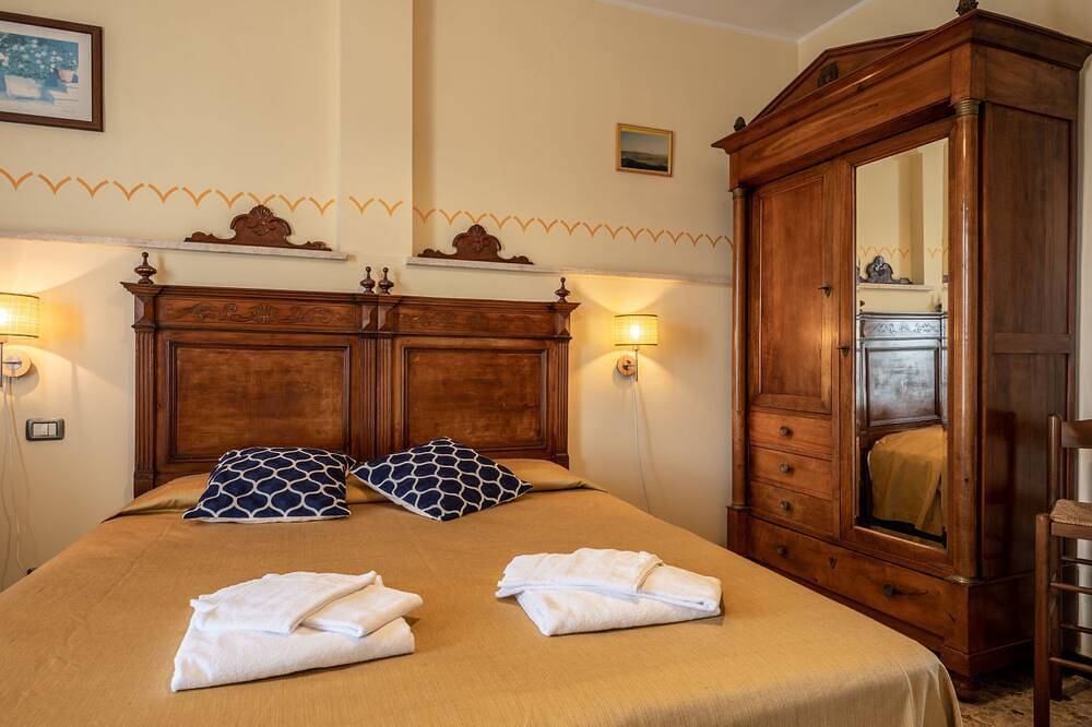 Entire apartment, Il Sole by Interhome in La Morra, Langhe