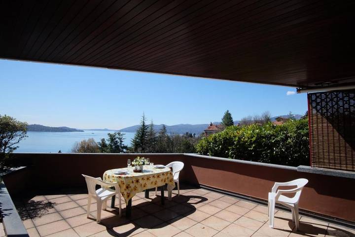 Ferienwohnung für 4 Personen, mit Balkon und Terrasse sowie Pool und Ausblick