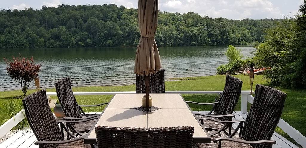 Ganze Wohnung, Lakehouse hat eine Aussicht wie kein anderer und einen einfachen Zugang! in Beaver Lake