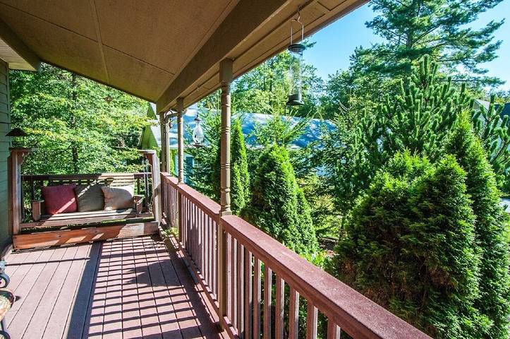 Vacation rental for 8 people, with yard and terrace, with pets in Highlands (NC)