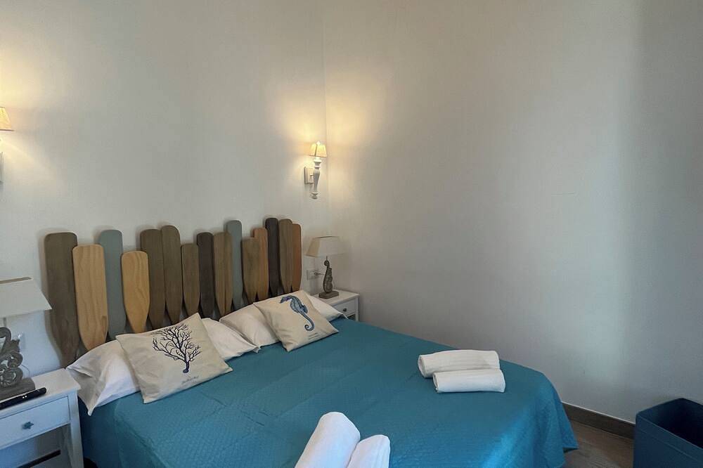 Apartamento entero, Neptune Apartment 10 meters from beach and city center in Nettuno, Provincia de Roma