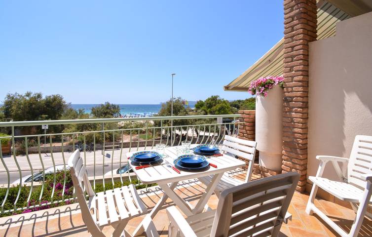 Appartamento intero, Appartamento con vista mare vicino a ristoranti e negozi in Spiaggia di Maria Pia (Alghero), Alghero