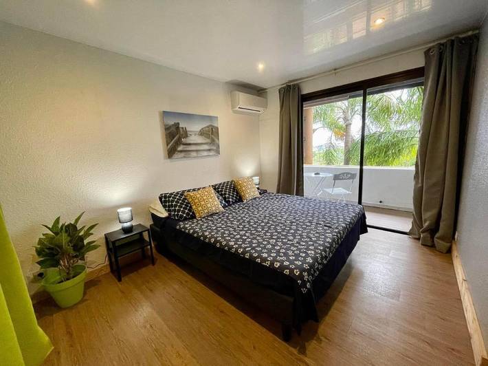 Holiday apartment for 3 people, with balcony and view as well as pool - 1