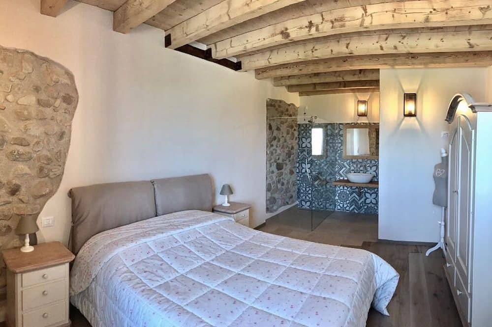 Landhaus mit schöner Aussicht auf den See und die Moränenhügel in Ponti sul Mincio, Gardasee