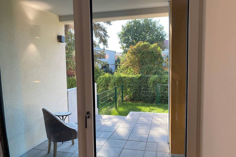 Ganze Wohnung, Ketzin Havel modernes Appartement mit eigenem  Garten, nahe am Wasser in Ketzin, Havelland