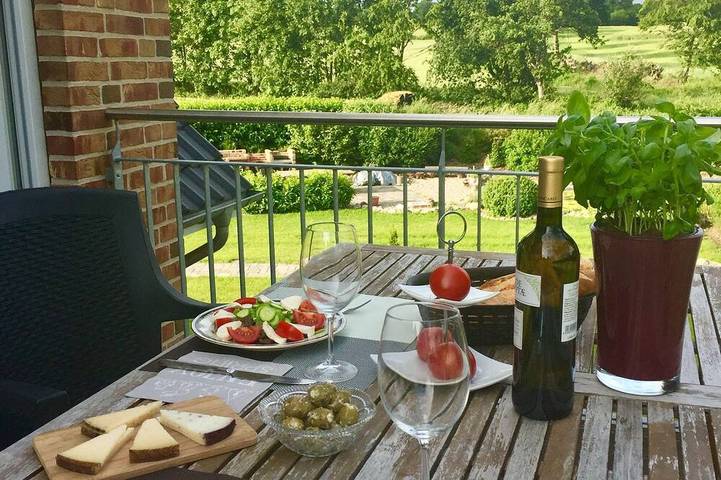 Ferienwohnung für 4 Personen, mit Balkon und Garten sowie Sauna