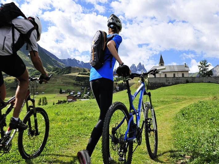 Chalet pour 8 personnes, adapté aux familles à Albiez-Montrond - 4