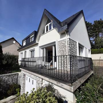 Location de vacances pour 10 personnes, avec jardin et terrasse, adapté aux familles à Ault